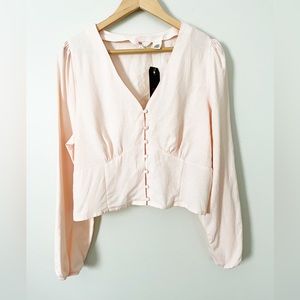 Levi’s pink long sleeve crop shirt top NWT size Xl